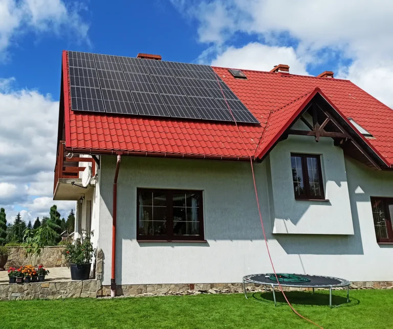 Czy fotowoltaika się opłaca w 2026 roku? Sprawdzamy opłacalność PV na rzeczywistych przykładach